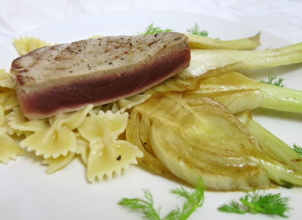 Thunfisch-Steak an Fenchel und Farfalle Limone | chefbabe.at
